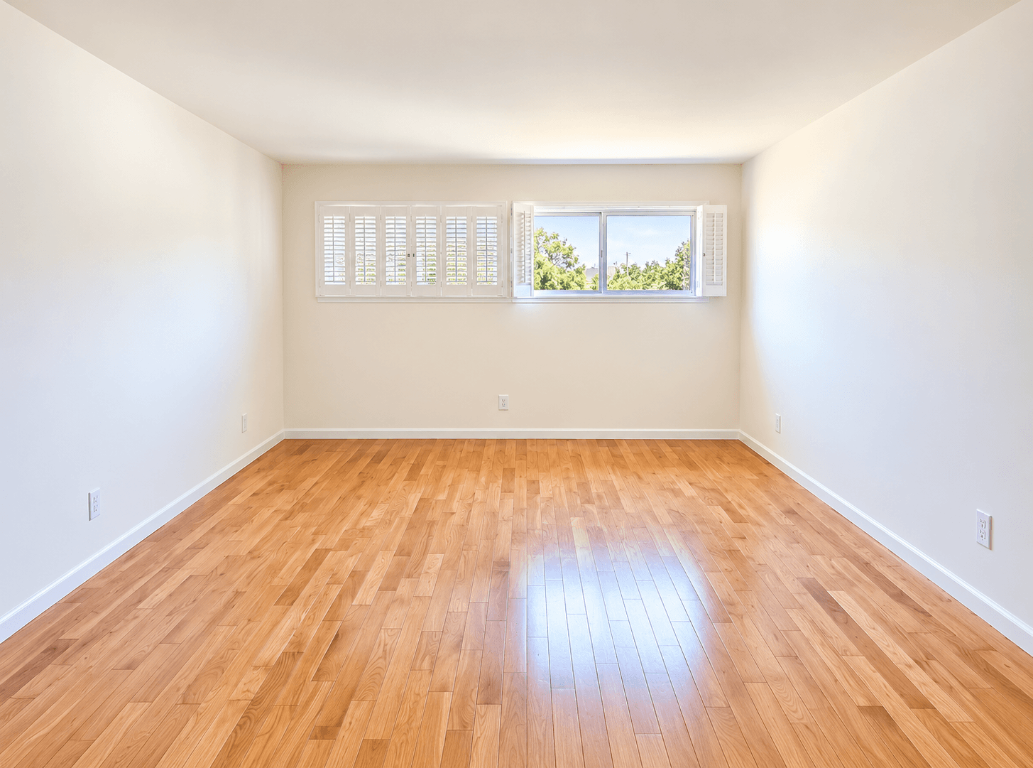 471 W Duarte Rd Unit 227 Arcadia condominium den or flexible living space