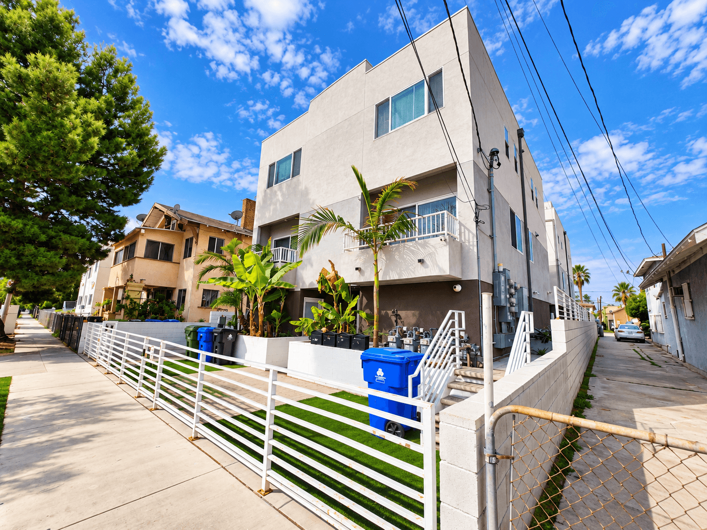 1211 Fedora St Los Angeles townhouse rental 01